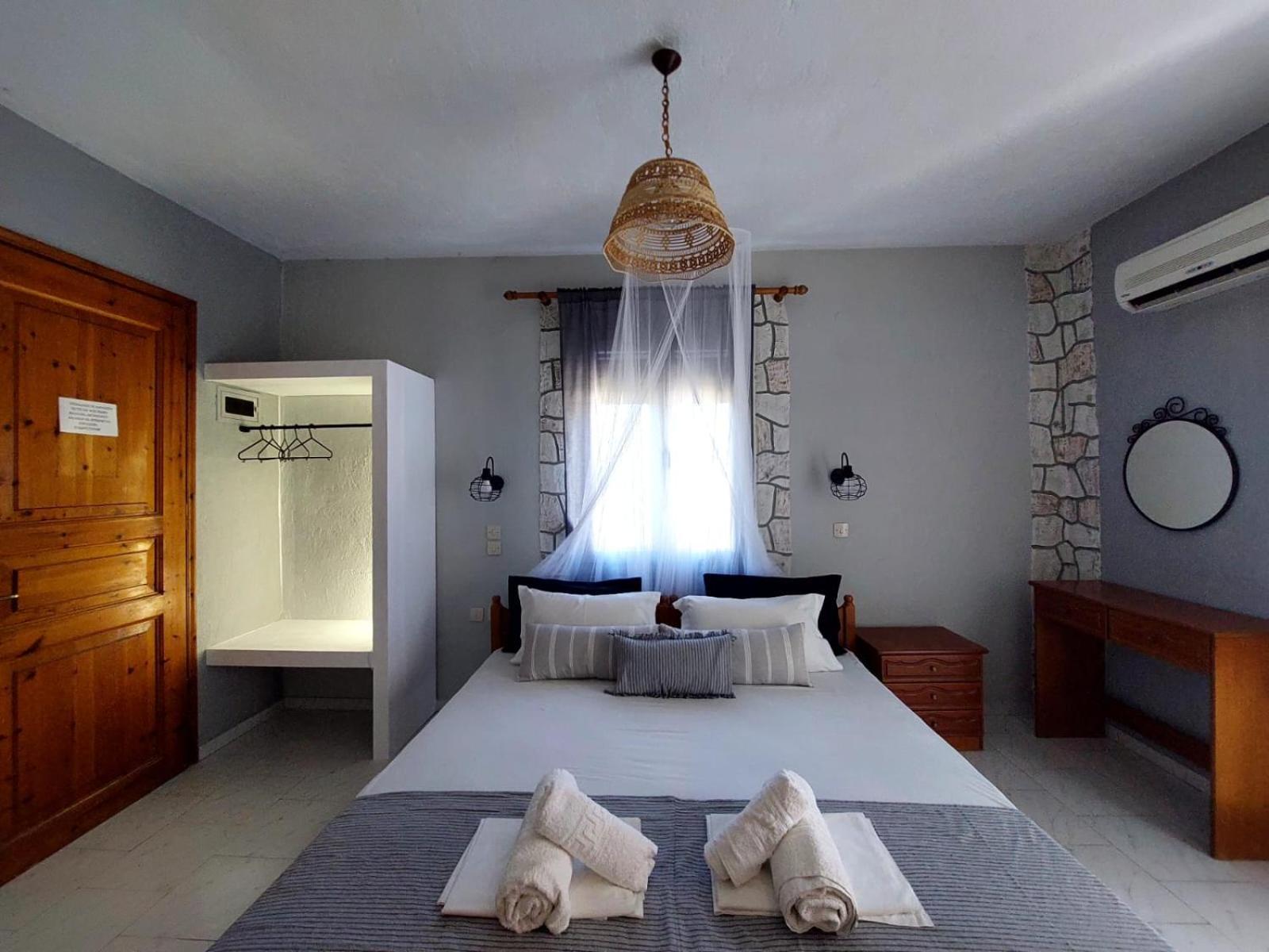 Georgia Apartments สตาฟิลอส ภายนอก รูปภาพ