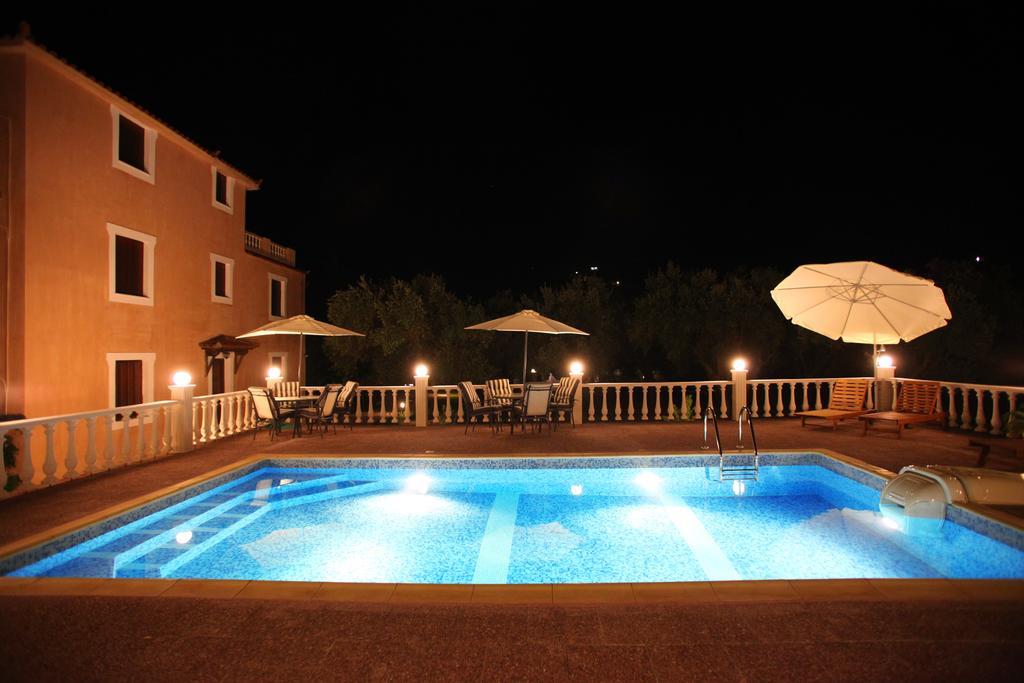 Georgia Apartments สตาฟิลอส ภายนอก รูปภาพ